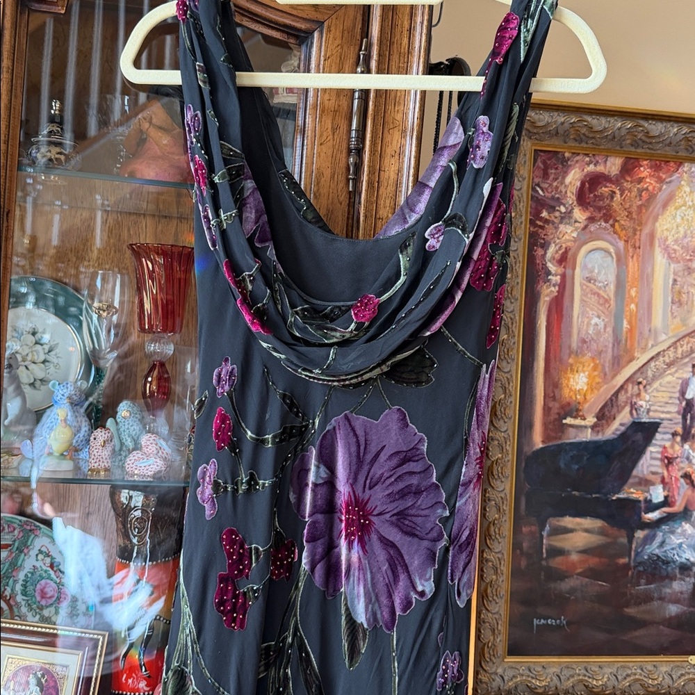 SueWongBeadedSilkBurnoutVelvet&SHAWLCowlNecklineClings&DrapesflatteringFEMININE8 - Picture 10 of 16